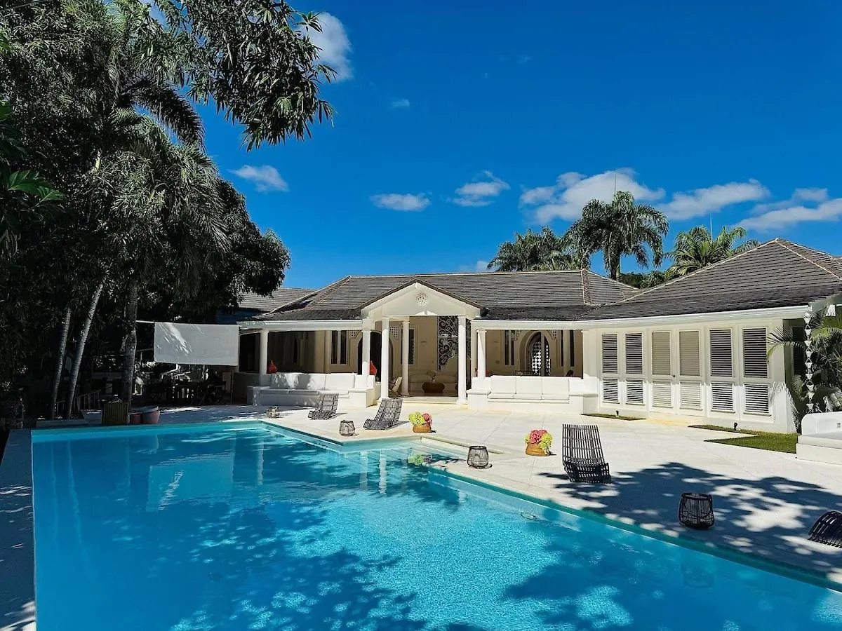 Charming Italian Vila In Casa De Campo La Romana
